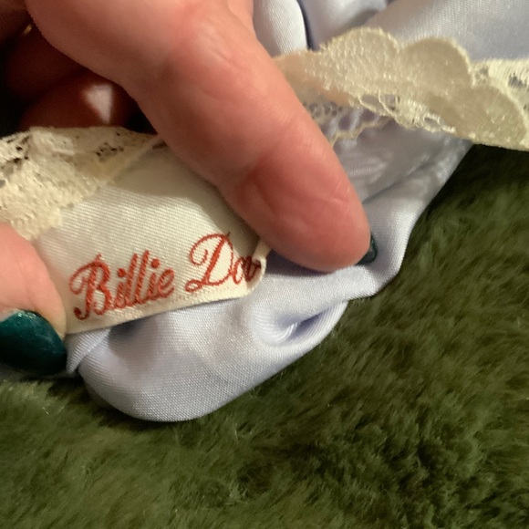 Lavender Lace Trim Robe - Picture 6 of 7